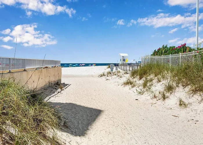 Holiday home Snowbird Haven: Big Monthly Savings, Steps To Sand Gulf Shores