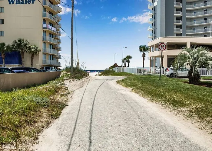 Holiday home Snowbird Haven: Big Monthly Savings, Steps To Sand