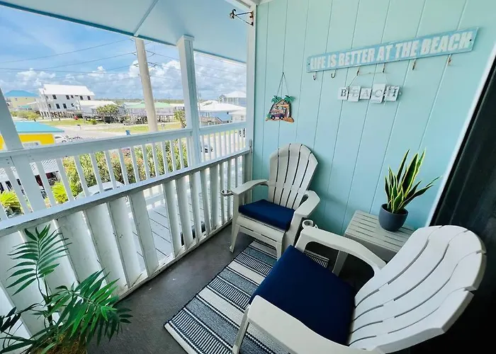 Holiday home Snowbird Haven: Big Monthly Savings, Steps To Sand *