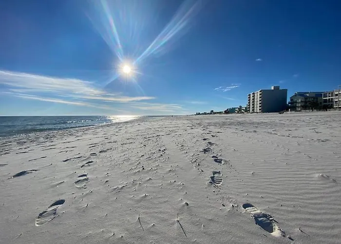 Holiday home Snowbird Haven: Big Monthly Savings, Steps To Sand *