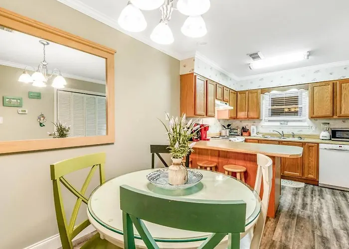 Snowbird Haven: Big Monthly Savings, Steps To Sand Gulf Shores